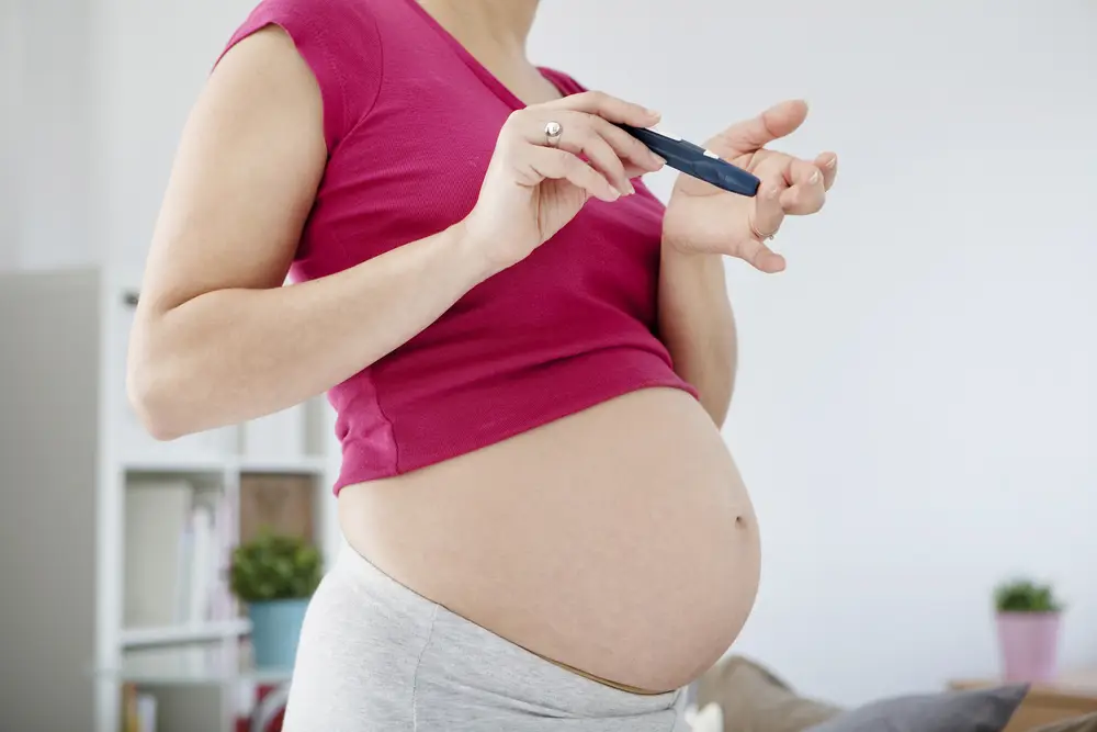 Těhotenská cukrovka znamená riziko pro matku i dítě. Jak probíhá léčba?